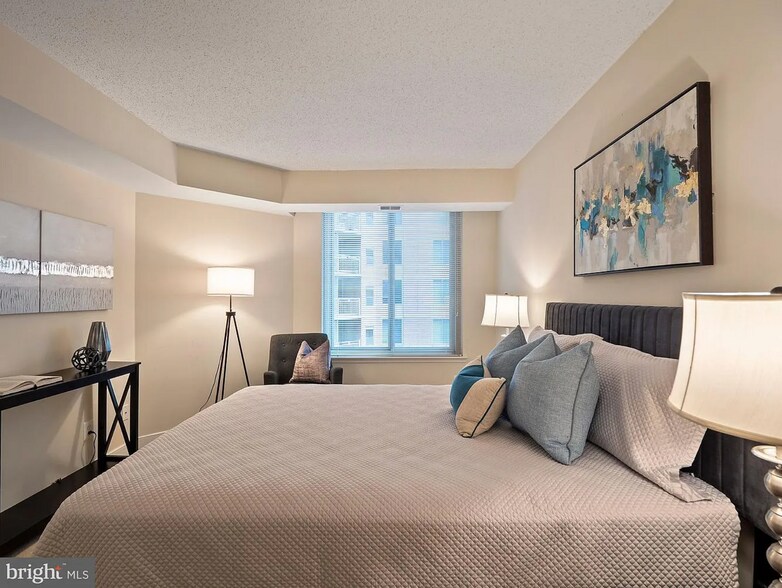 Bedroom - 7500 Woodmont Ave