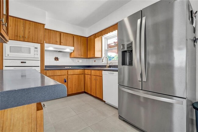 Building Photo - 2675 East Bay Isle Dr SE