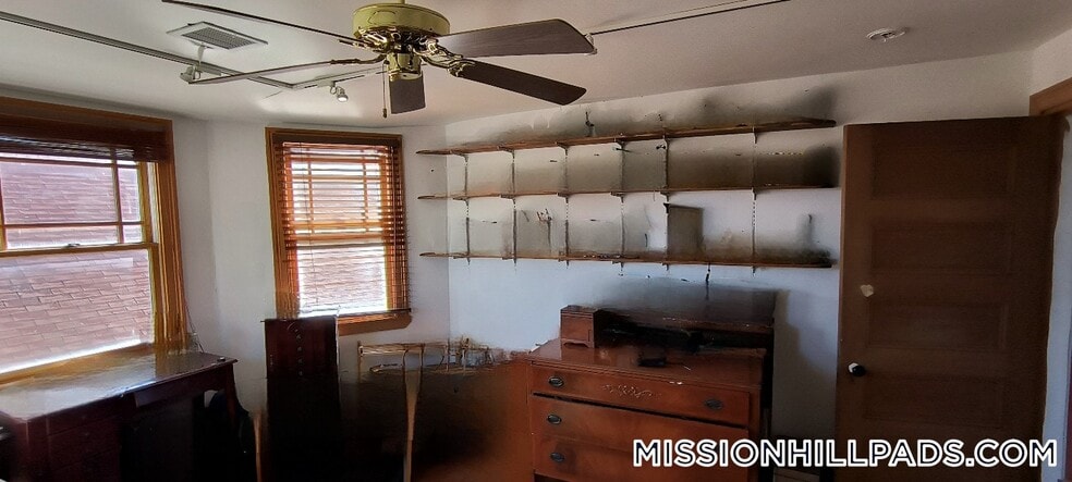 Building Photo - 67 Hillside St