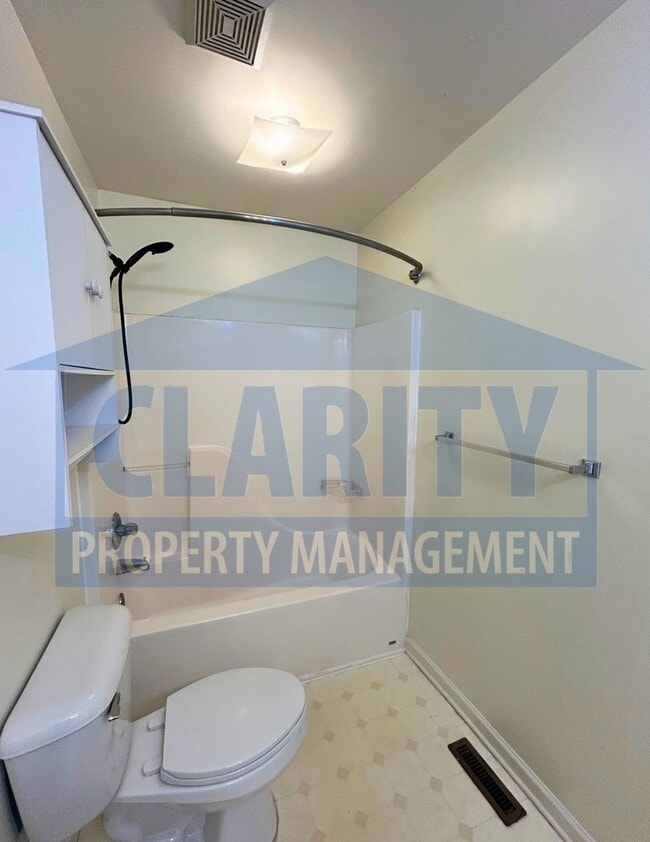 Building Photo - 3-bedroom condo w/ attached garage!