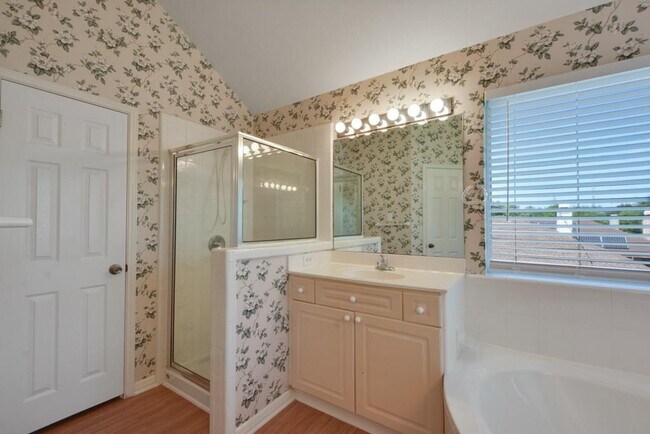Building Photo - 13552 Anarosa Loop