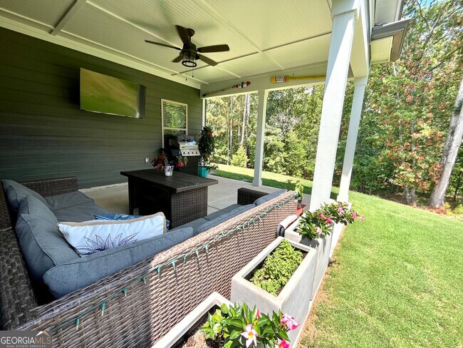 Building Photo - 1180 Legend Dr