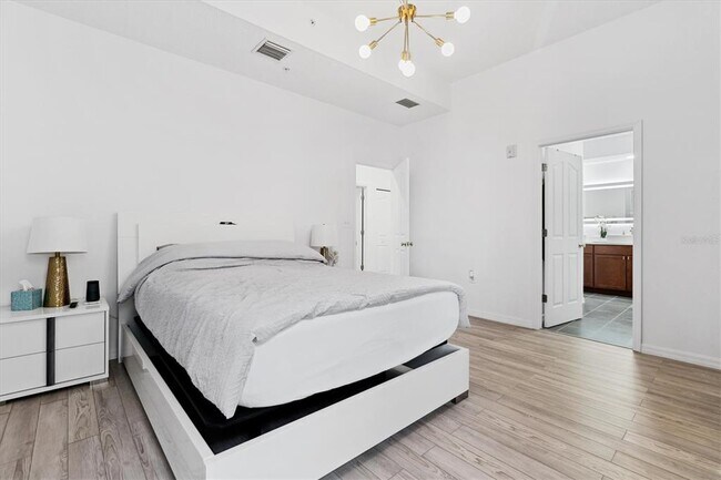 Building Photo - 642 Wells Ct