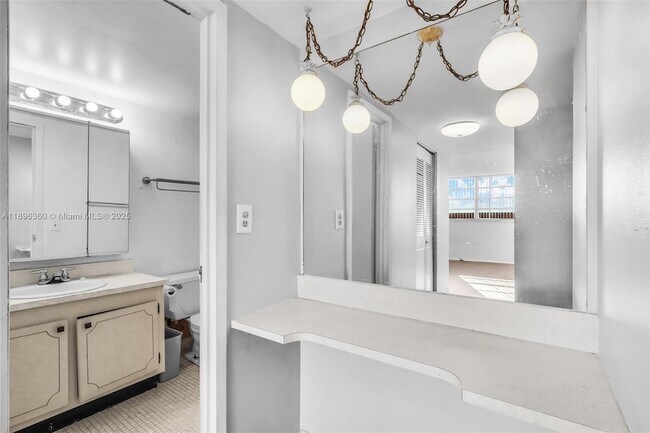 Building Photo - 13155 Ixora Ct
