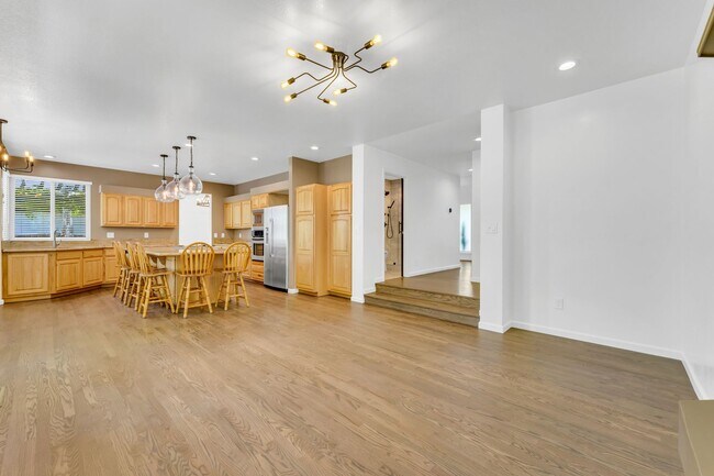 Building Photo - Interior Style you want, in the School zones you want, Plus Panoramic Views!