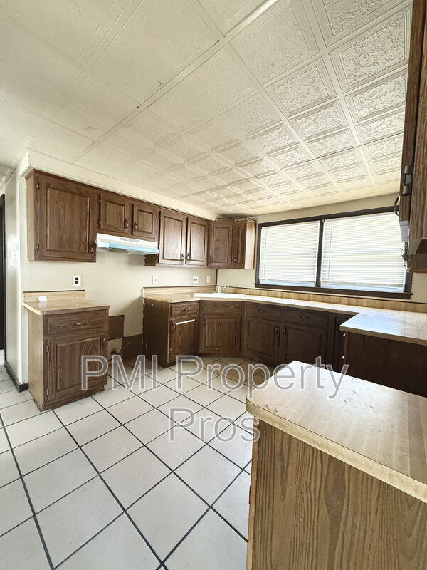 Building Photo - 6537 N 58th St