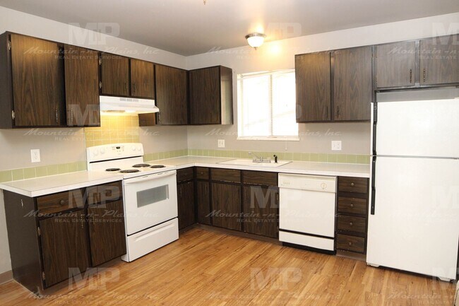 Building Photo - 2909 Sumac St