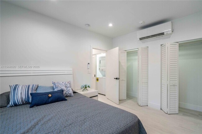 Building Photo - 960 Jefferson Ave