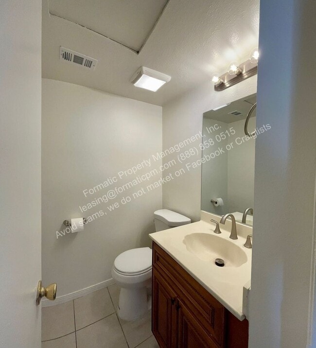 Building Photo - 2442 S Nancy St