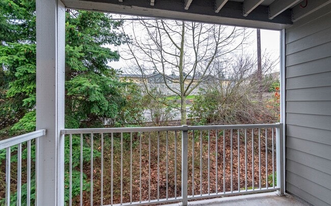 Building Photo - 3 Bed 2 Bath Second floor Condo - HALF OFF...