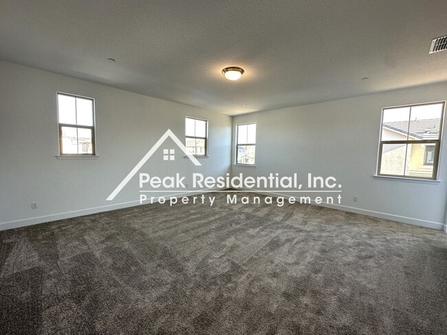 Building Photo - Brand New West Roseville 4bd/3.5ba with Se...