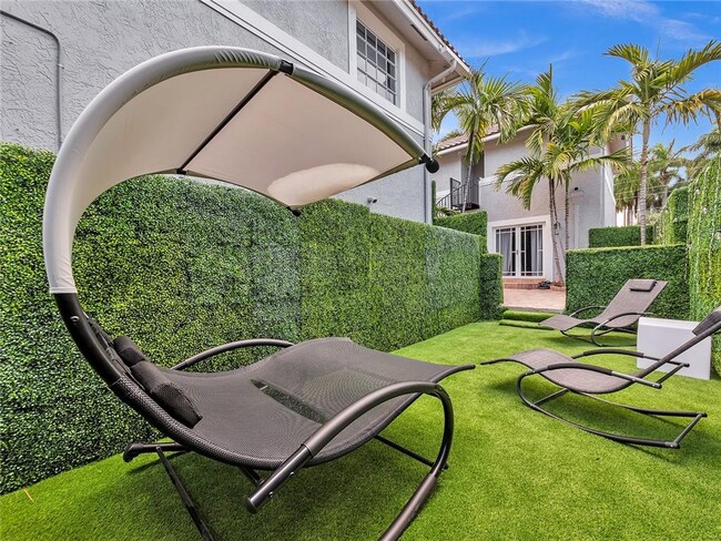 Building Photo - 851 N 11th Ave