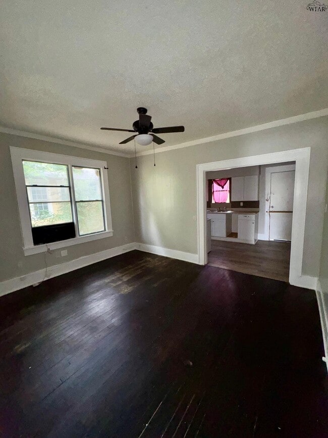 Building Photo - 1512 Kemp Blvd