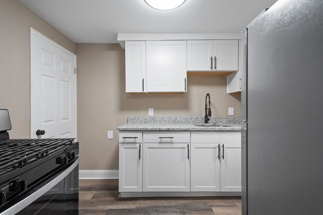 Building Photo - 28 Wenzell Pl