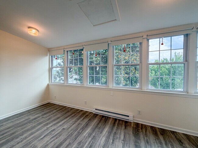 Building Photo - 1226 Jefferson St NW
