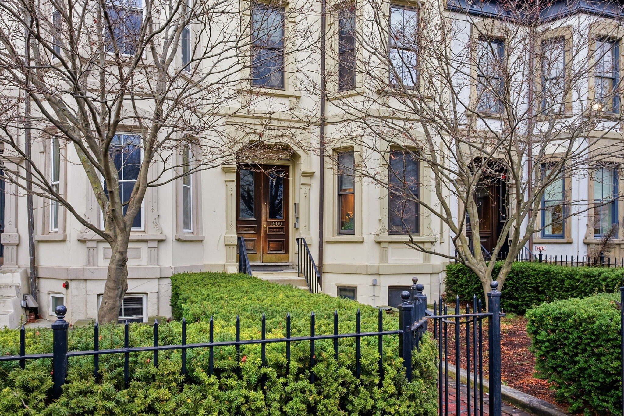 Building Photo - 1609 Tremont St