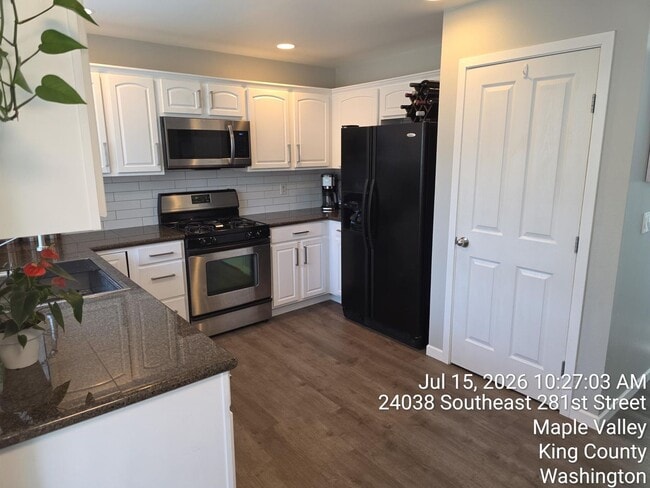 Building Photo - 4-Bedroom Corner-Lot Home | Central A/C | Carpet-Free Living | Walk to Schools, Parks and Cedar R...