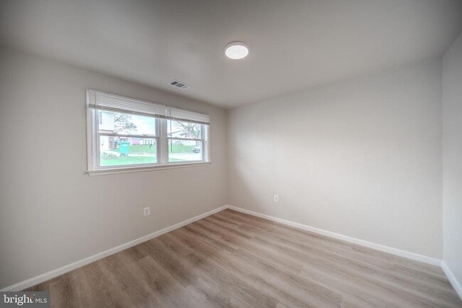 Building Photo - 11209 Caroline Ave