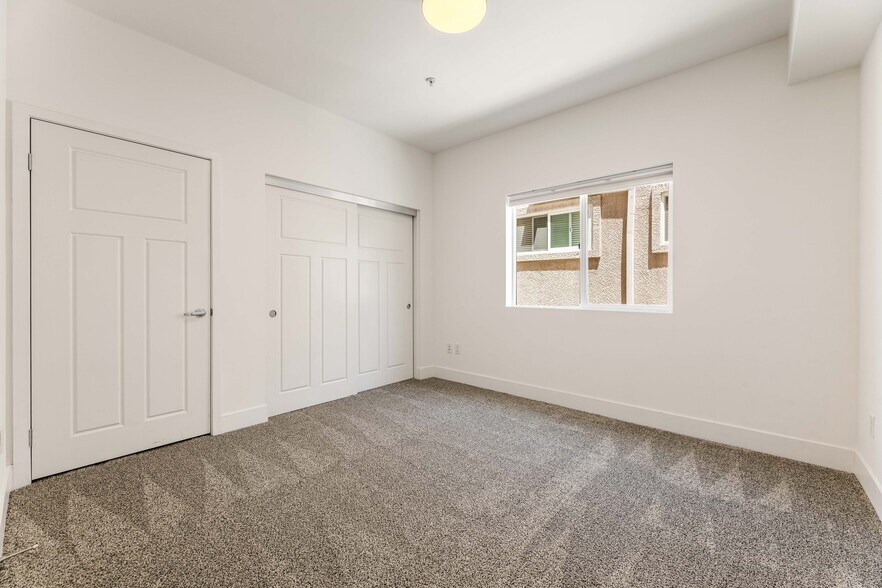 Building Photo - 11831 Avon Way