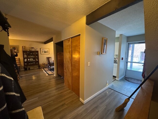 Building Photo - 3 Bedroom Condo in Hanover