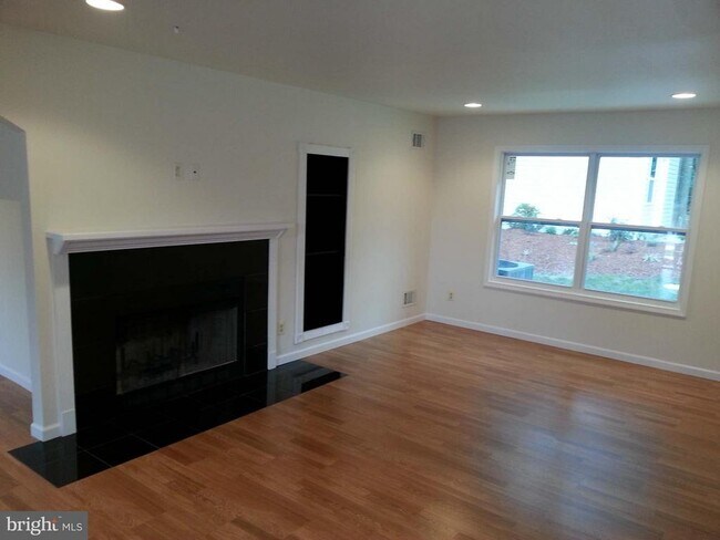 Building Photo - 326 Garner Ave