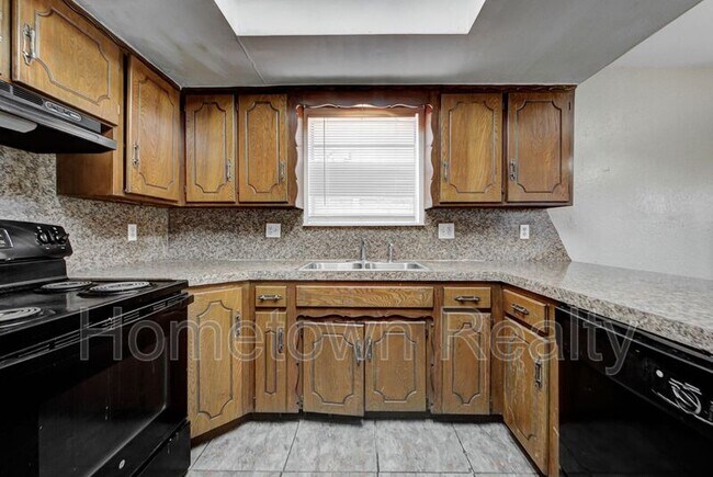 Building Photo - 7301 Edenborough Dr