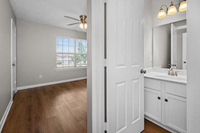 Building Photo - 2320 Willowbrook Dr