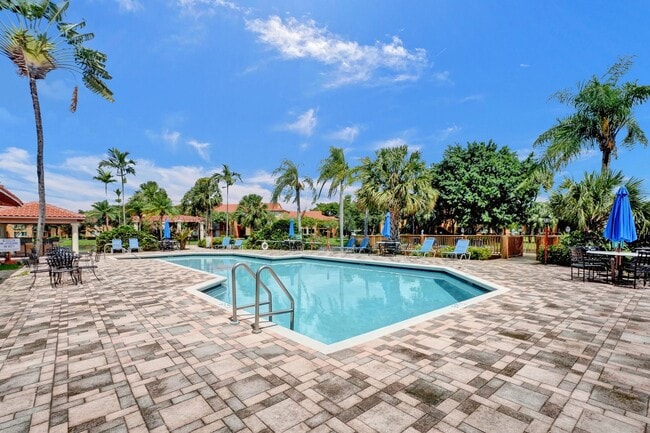 Building Photo - Renovated and Updated 2 Bed, 2 Bath Condo ...