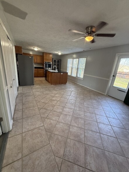 Building Photo - 508 Veterans Pkwy