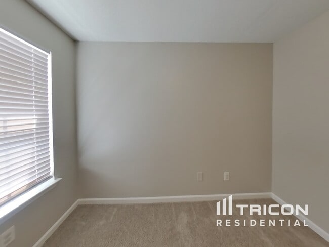 Building Photo - 7390 Battlecreek Ln