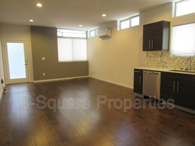 Building Photo - 4848 A Delridge Way SW
