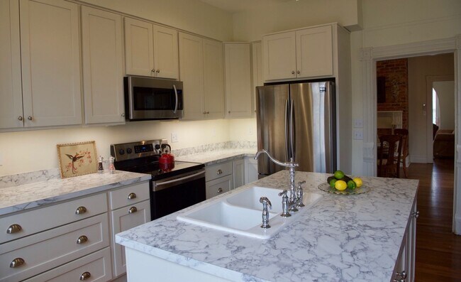 Building Photo - Stunning Furnished Historic Renovation in ...