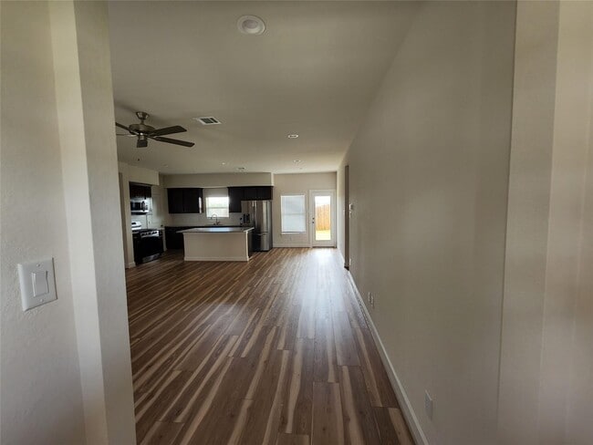 Building Photo - 1605 La Delle St