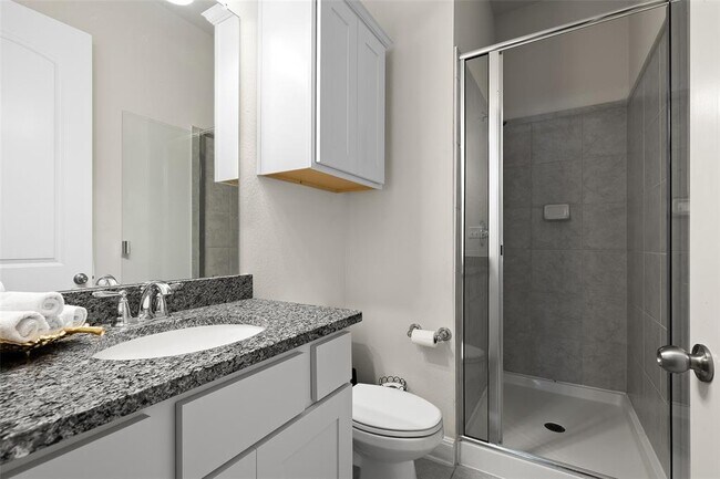 Building Photo - 124 Adina Dr