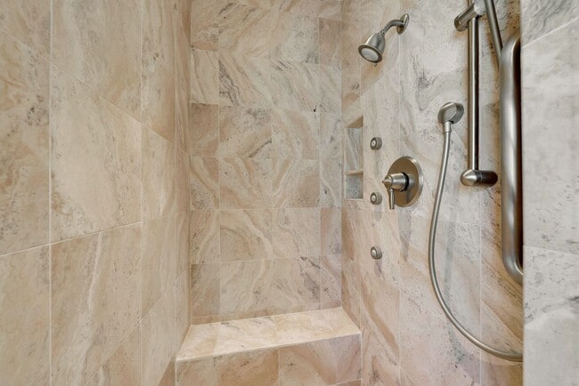 Building Photo - Gorgeous Golden Gate Heights home with gar...