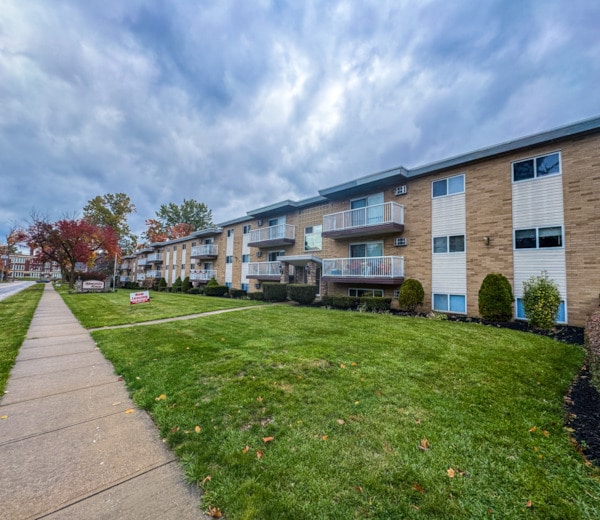 Building Photo - Riverside House Apartments