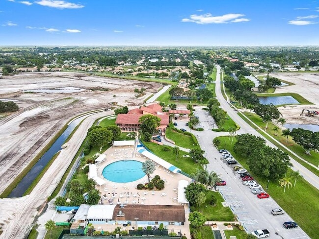 Building Photo - 13745 Flora Pl