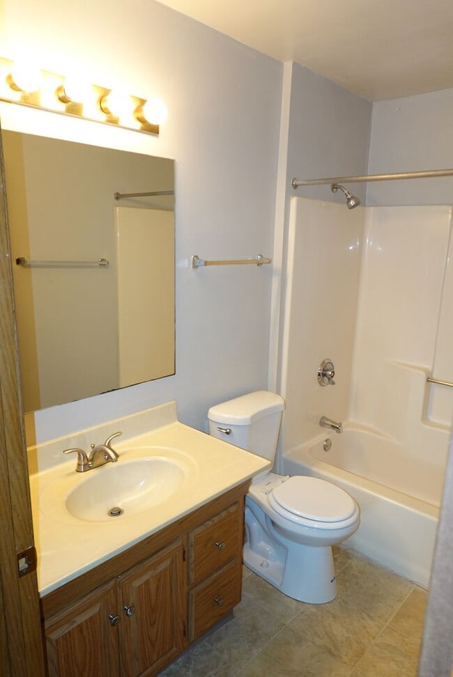 Building Photo - 1/2 OFF FIRST MONTHS RENT SPECIAL!