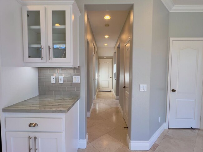 Building Photo - Upgraded 4 bedrooms 3 full baths home in Chula Vista- San Miguel Ranch area.