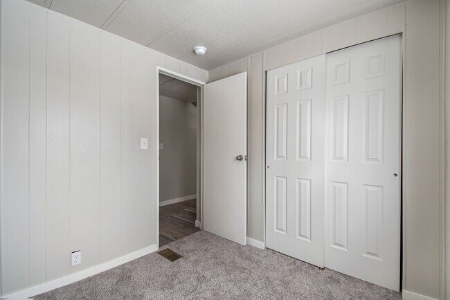 Building Photo - 1021 Glen Creighton Dr