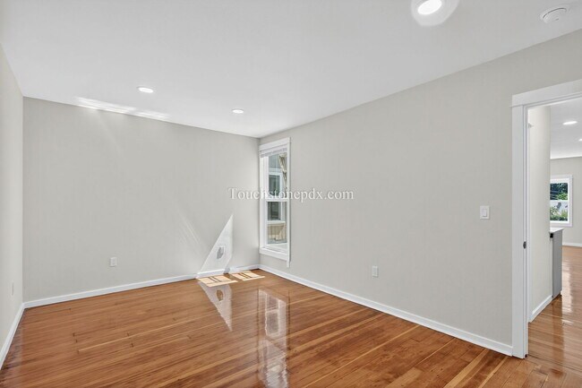 Building Photo - 4938 SE Foster Rd