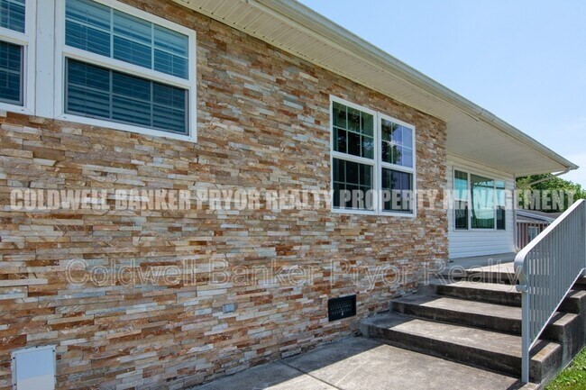 Building Photo - 4890 College Dr E
