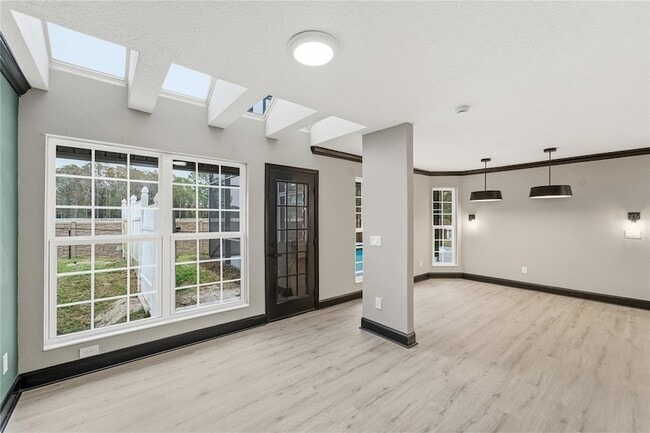 Building Photo - 14728 Henson Rd