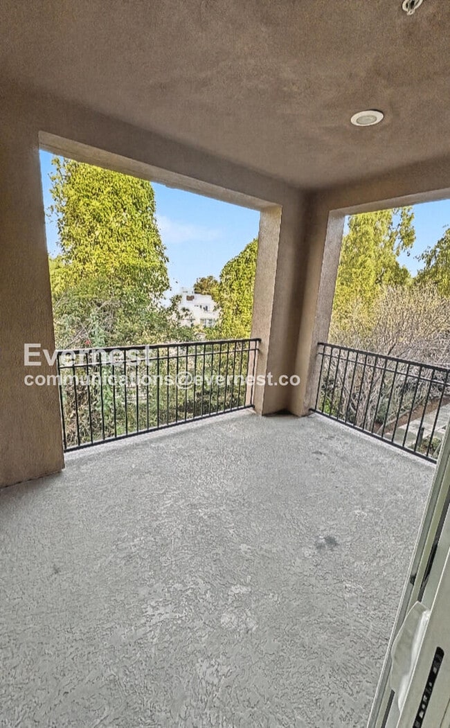 Building Photo - 2298 Winepol Loop