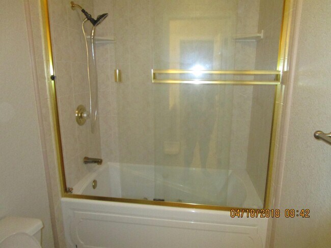 Building Photo - 1529 Lincoln Rd