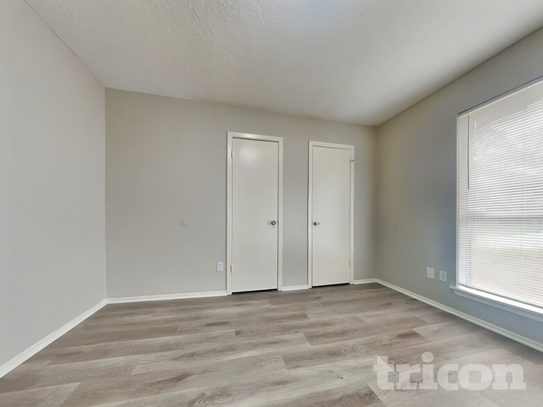 Building Photo - 2047 Lexington Woods Dr