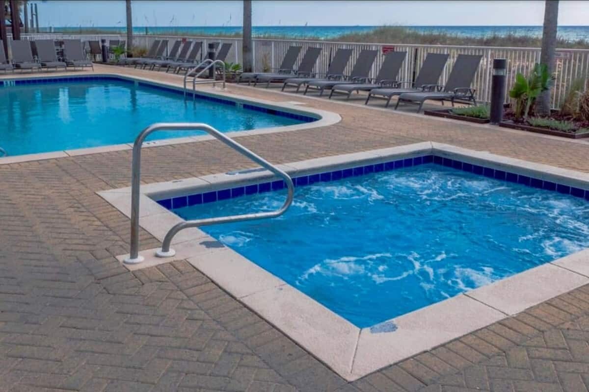 Beachfront hot tub with ocean views - 10625 Front Beach Rd