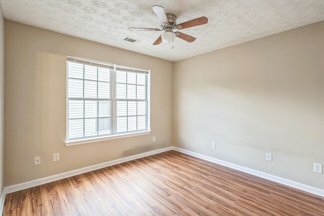 Building Photo - Spacious 4BR House in Lawrenceville