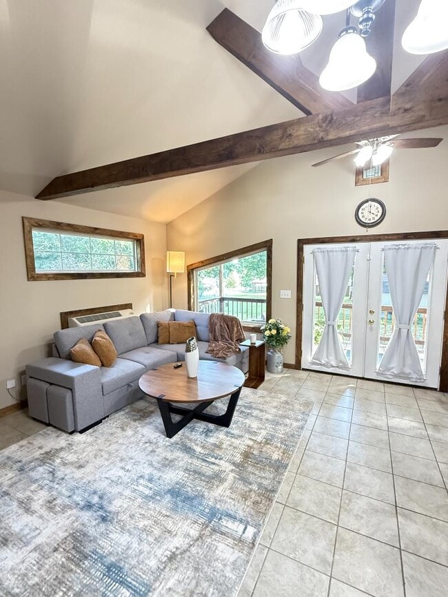 Building Photo - 343 Knob Hill Cir