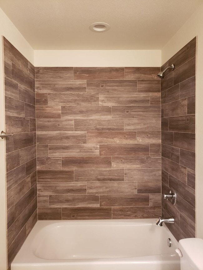 Building Photo - Spacious NISD home